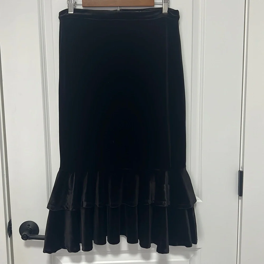 Gianni Bini Layla Skirt Midi Black Velvet Ruffle Hem Tiered Size Large - Picture 2 of 9